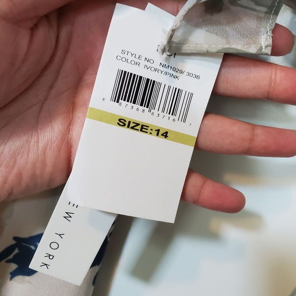 🥂Nicole Miller Split Sleeve Floral Dress - Picture 7 of 11